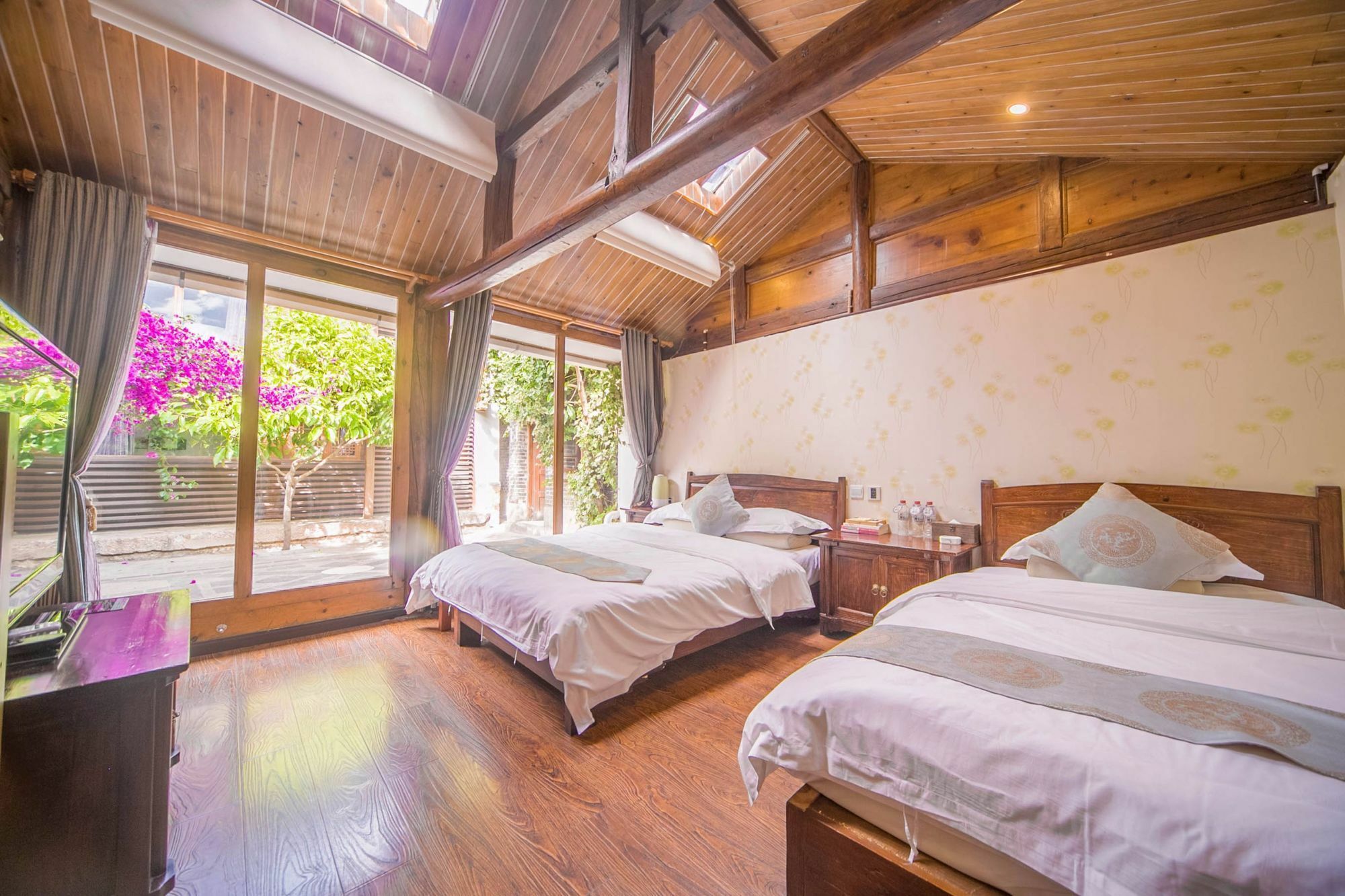 Lijiang Half Moon Bay Inn Esterno foto