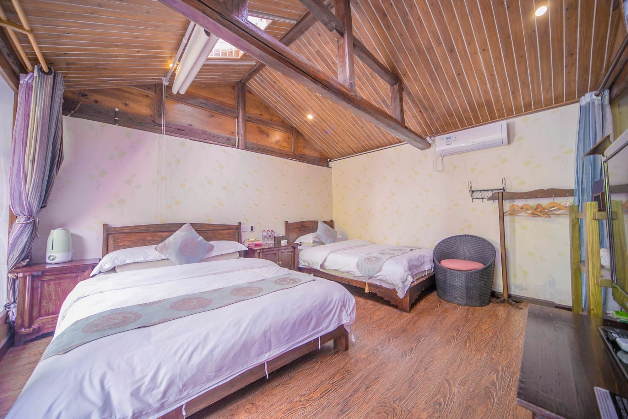 Lijiang Half Moon Bay Inn Esterno foto